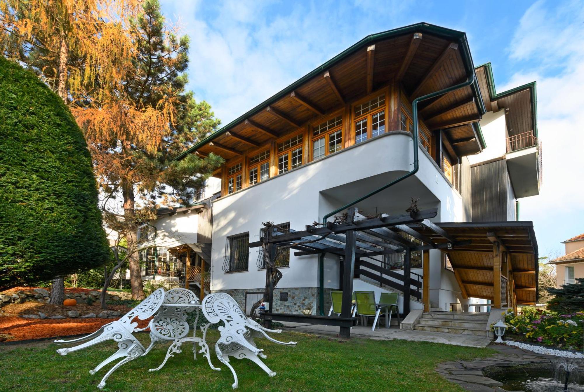 Panoramic Castle Suite With Free Private Parking ブラチスラヴァ エクステリア 写真