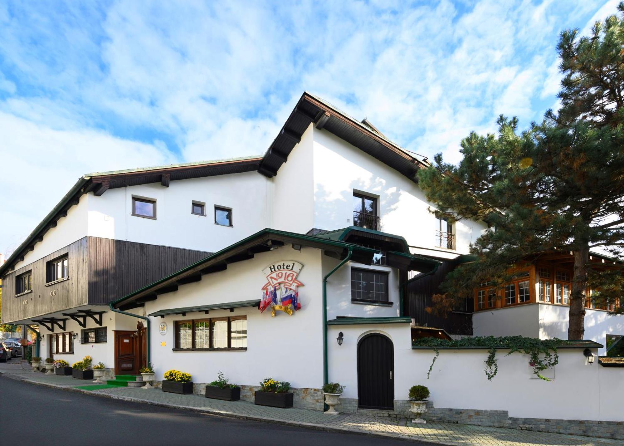 Panoramic Castle Suite With Free Private Parking ブラチスラヴァ エクステリア 写真